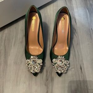 Brand new satin green pumps